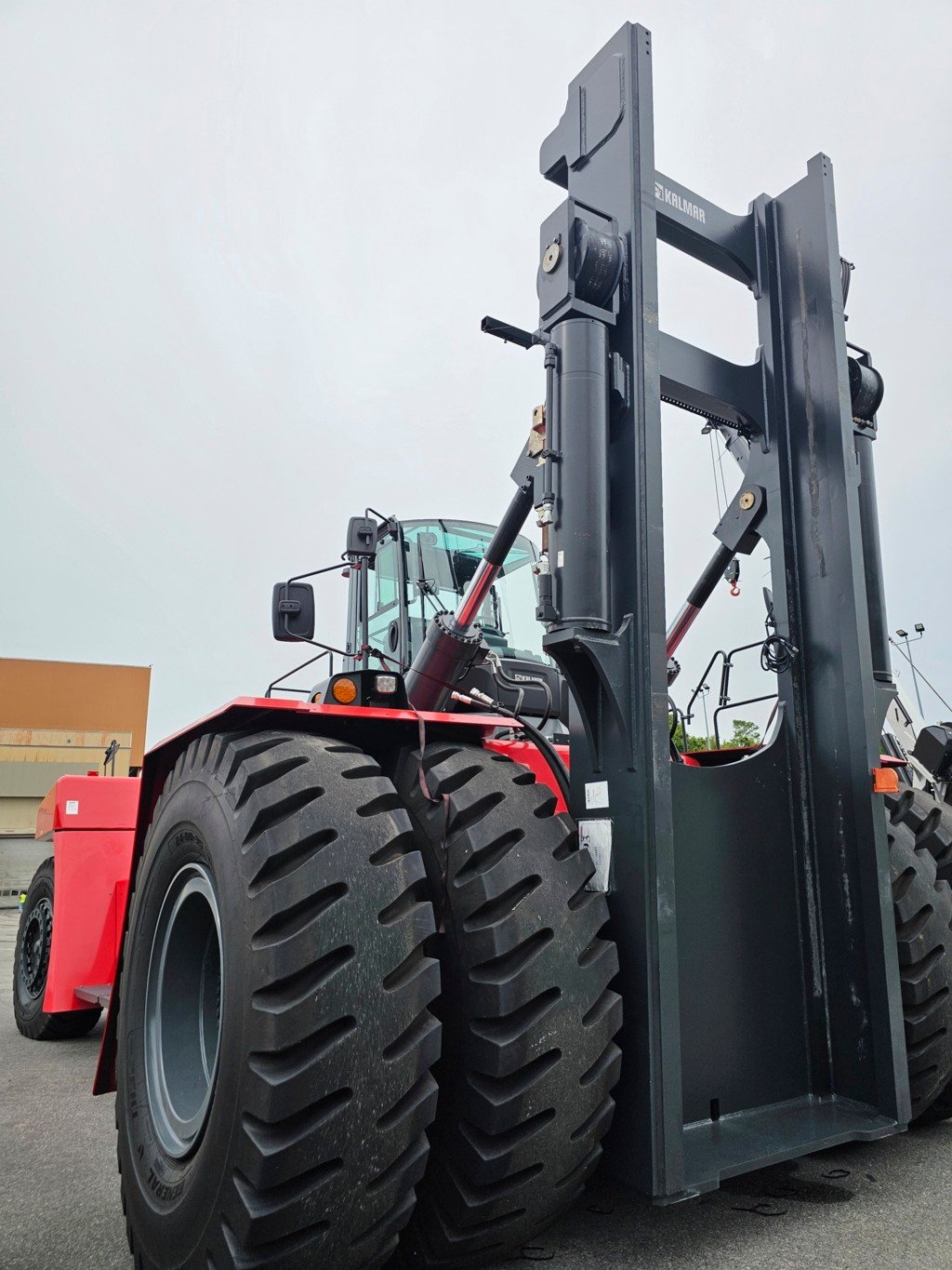 Kalmar Largest Forklift in N.A (10).jpg